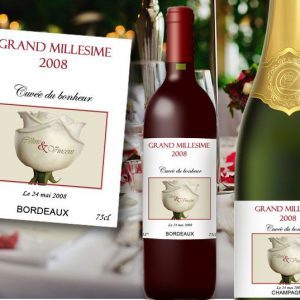 etiquette bouteille mariage vin et champagne illustrée d'une roses blanche avec les prénoms des mariés